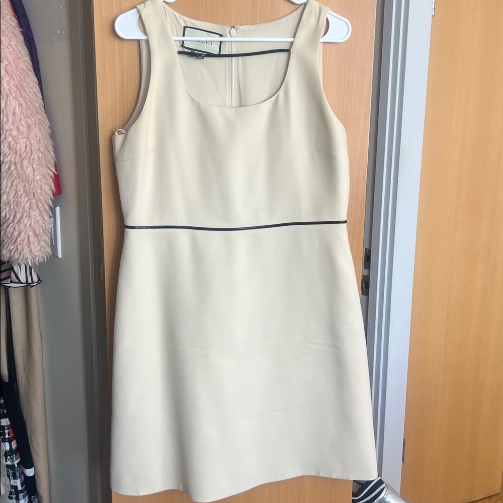 Gucci Cream elegant dress with black trim detail